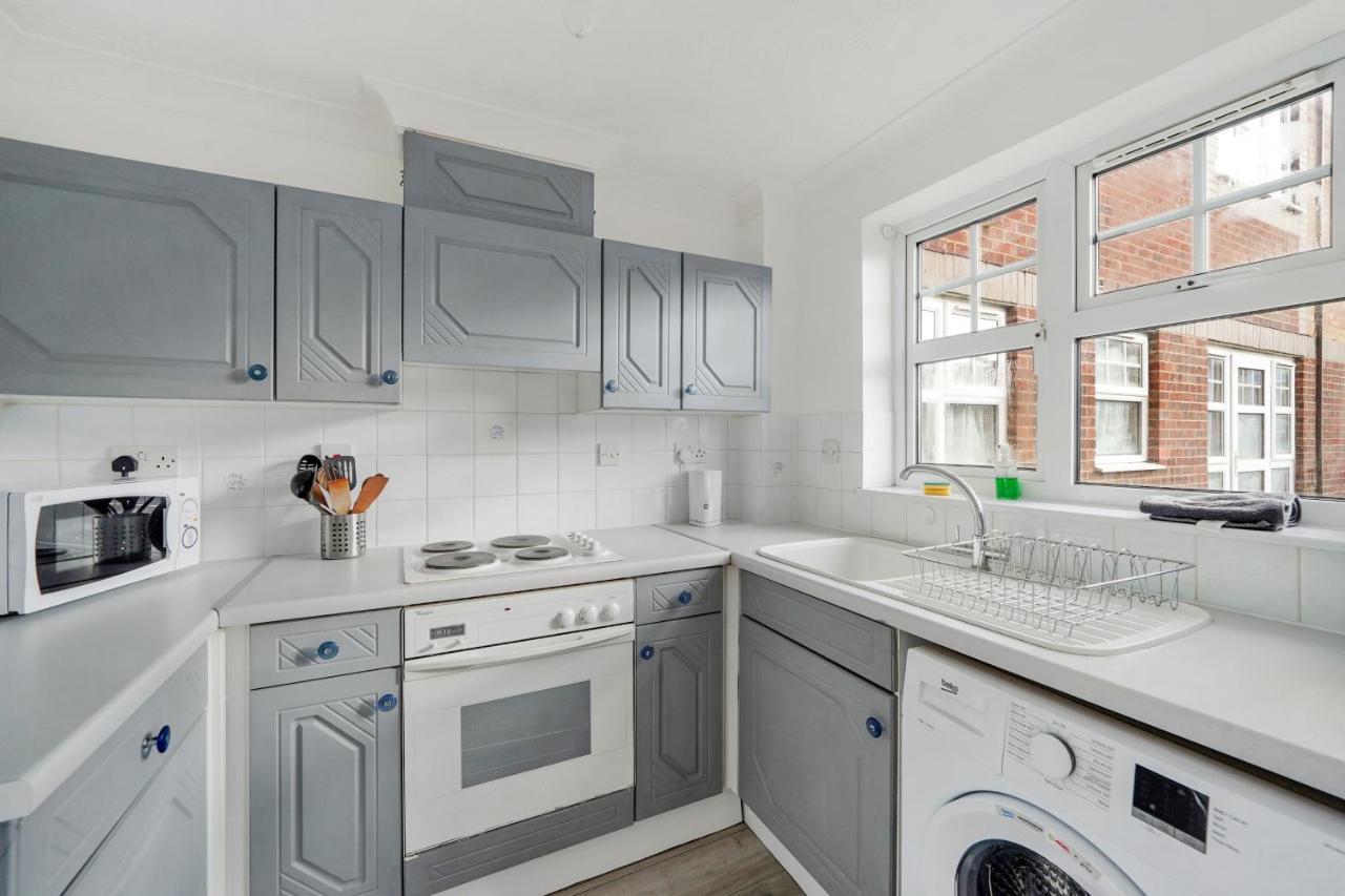 Cozy Luton Town Centre Retreat Apartment Exterior photo