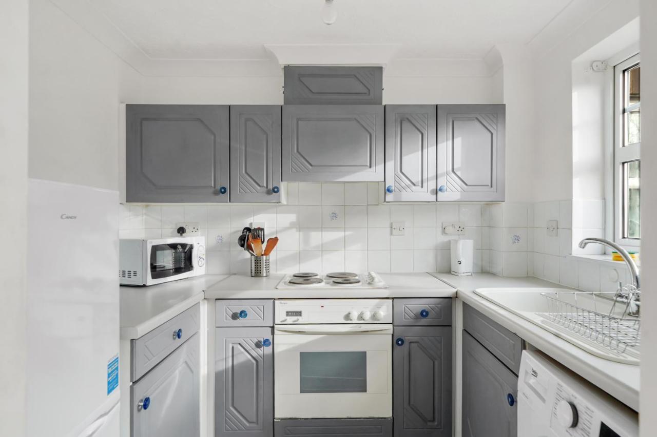 Cozy Luton Town Centre Retreat Apartment Exterior photo